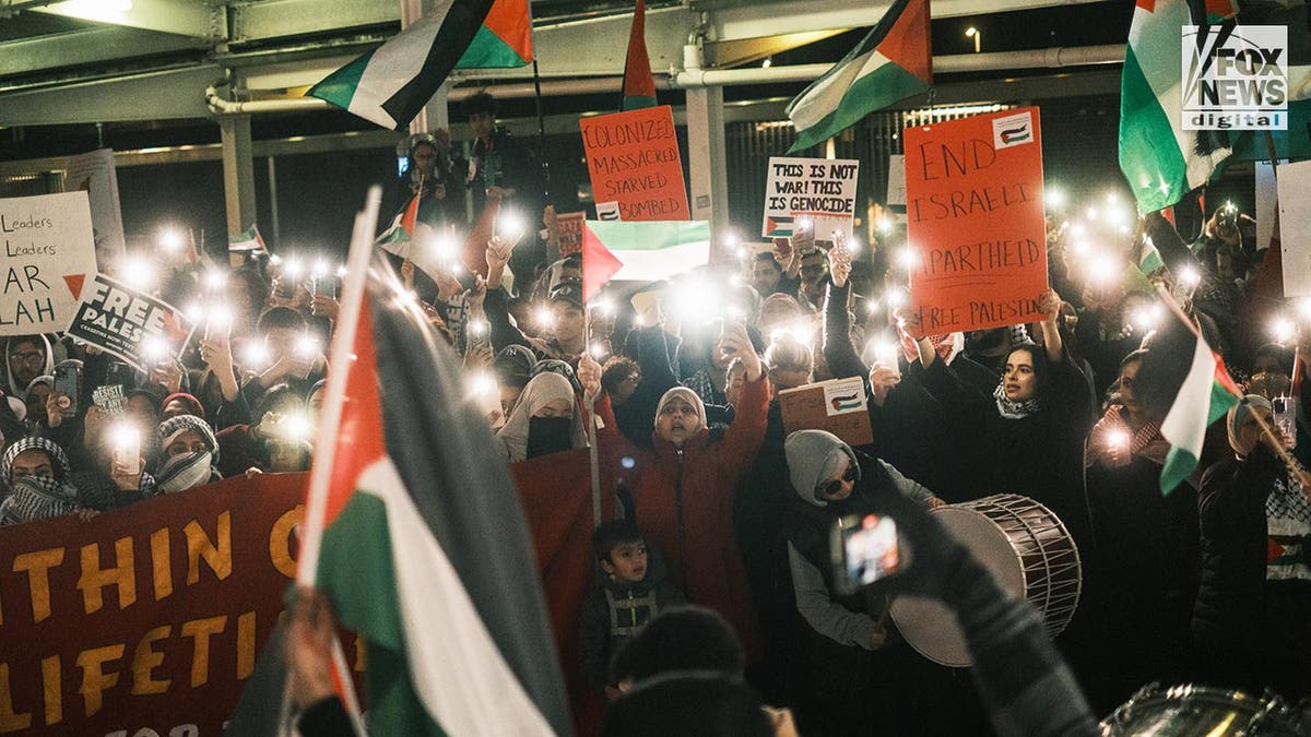 Manifestantes propalestinos en Staten Island