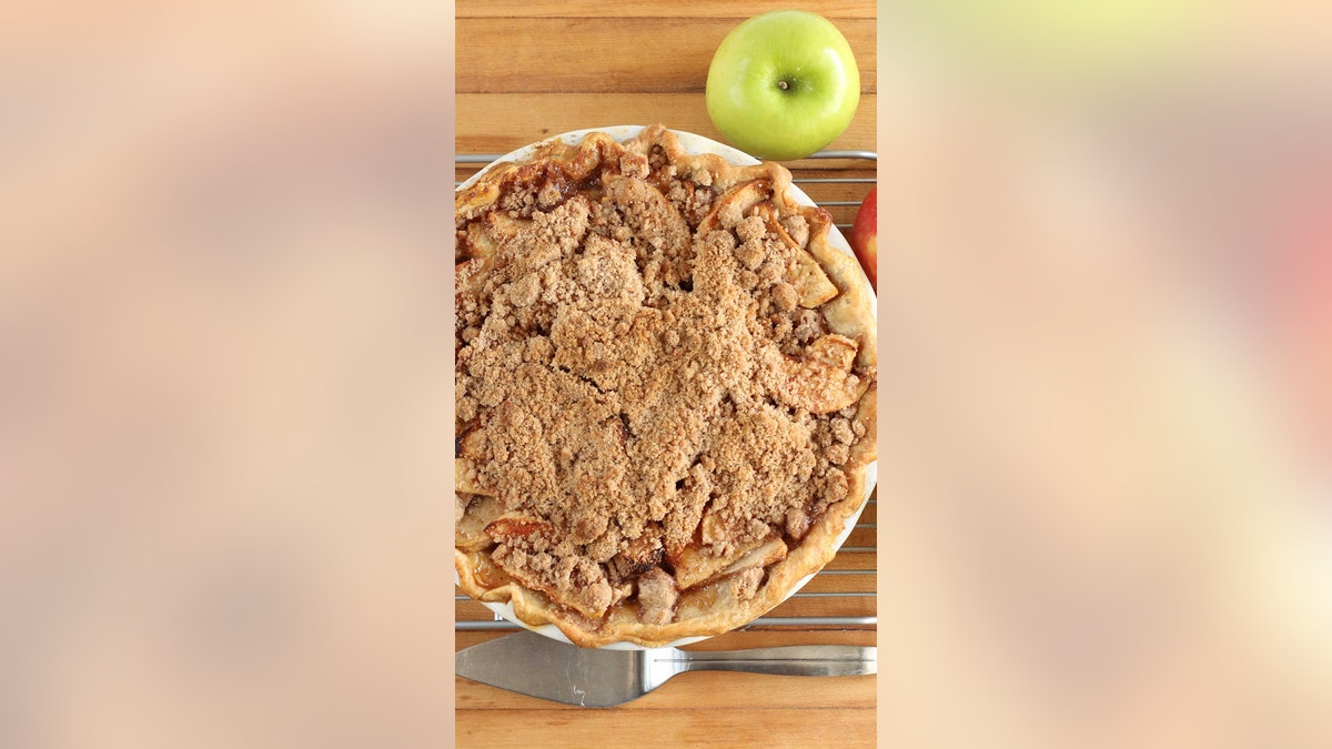 Apple crumb pie Thanksgiving