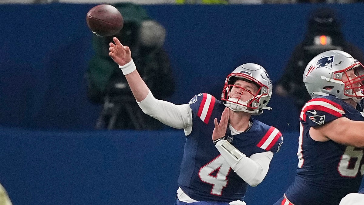 Bailey Zappe Named Patriots Starting Quarterback For Week 13: Report ...