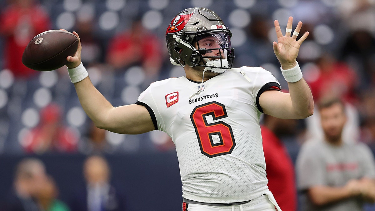 Buccaneers' Mike Evans 'extremely Confident' Baker Mayfield Will Remain ...