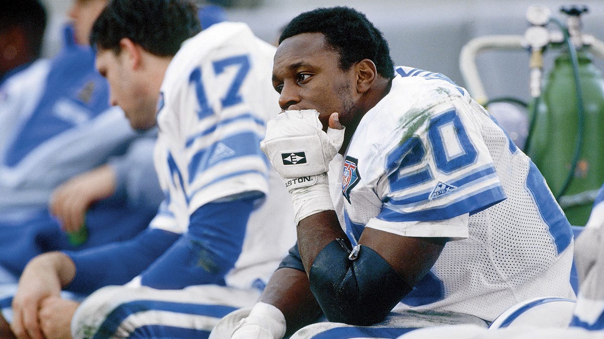 Barry Sanders stares