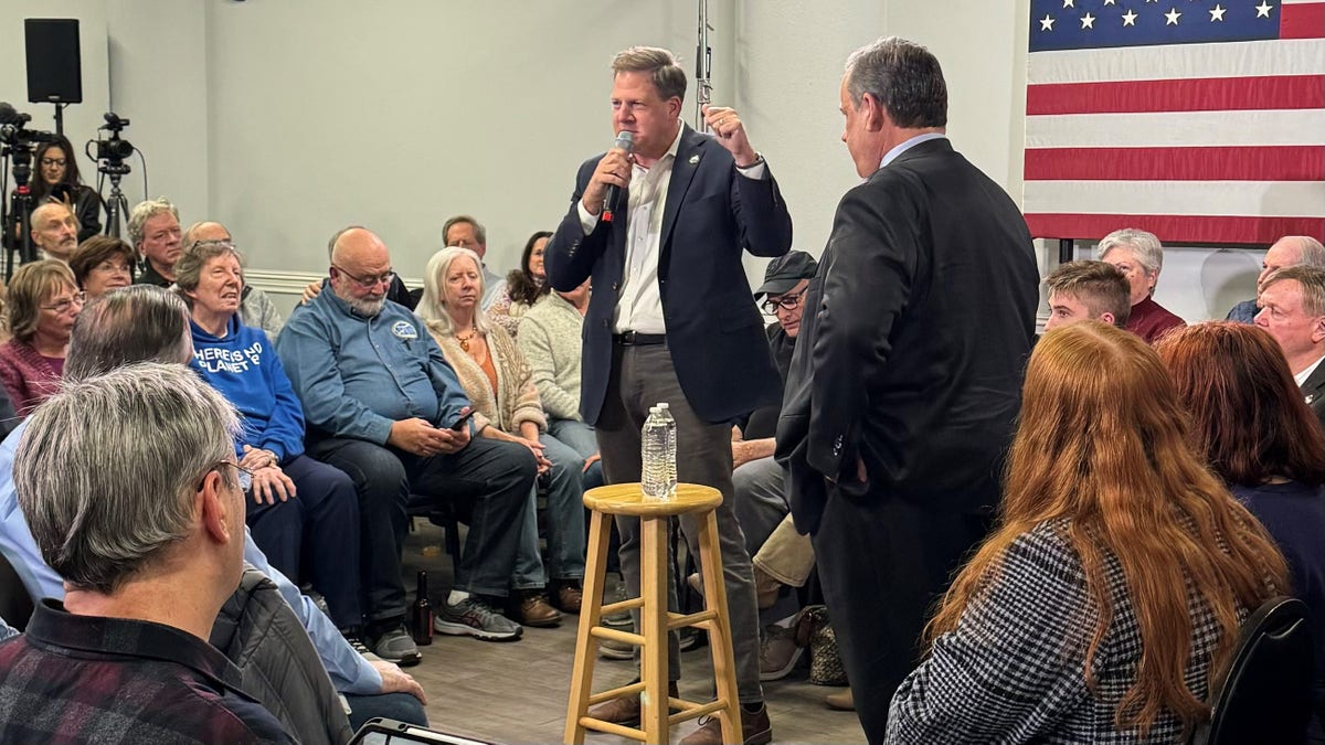 Chis Christie and Chris Sununu in New Hampshire