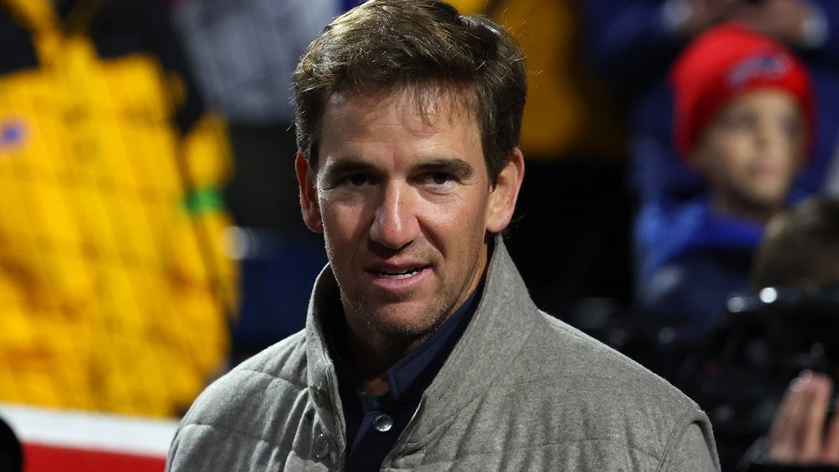 Eli Manning Shades Jets Offense On ‘ManningCast’ Broadcast: ‘No One Has ...