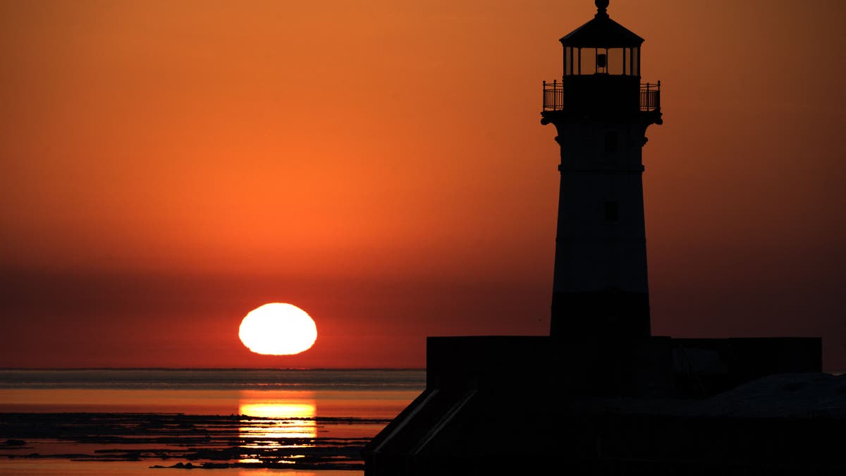 Duluth North Pier Lighthouse