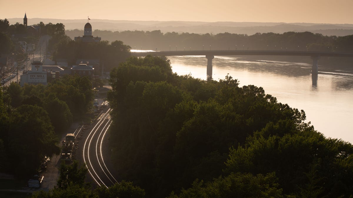 Photo of Missouri bridge