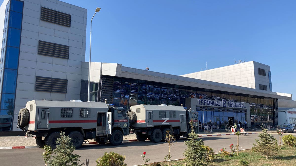 Russian forces outside airport