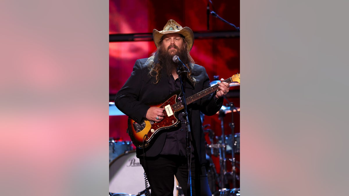 Chris Stapleton si esibisce