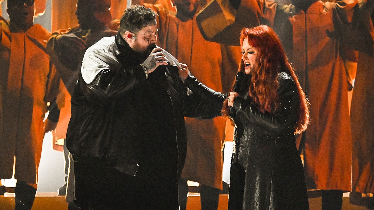 A photo of Jelly Roll and Wynonna Judd