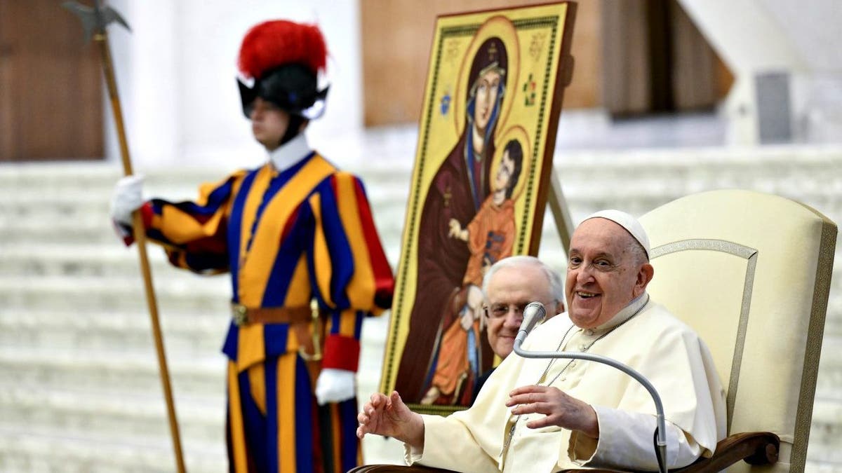 Papa Francisco seminario sobre sanidad vaticano