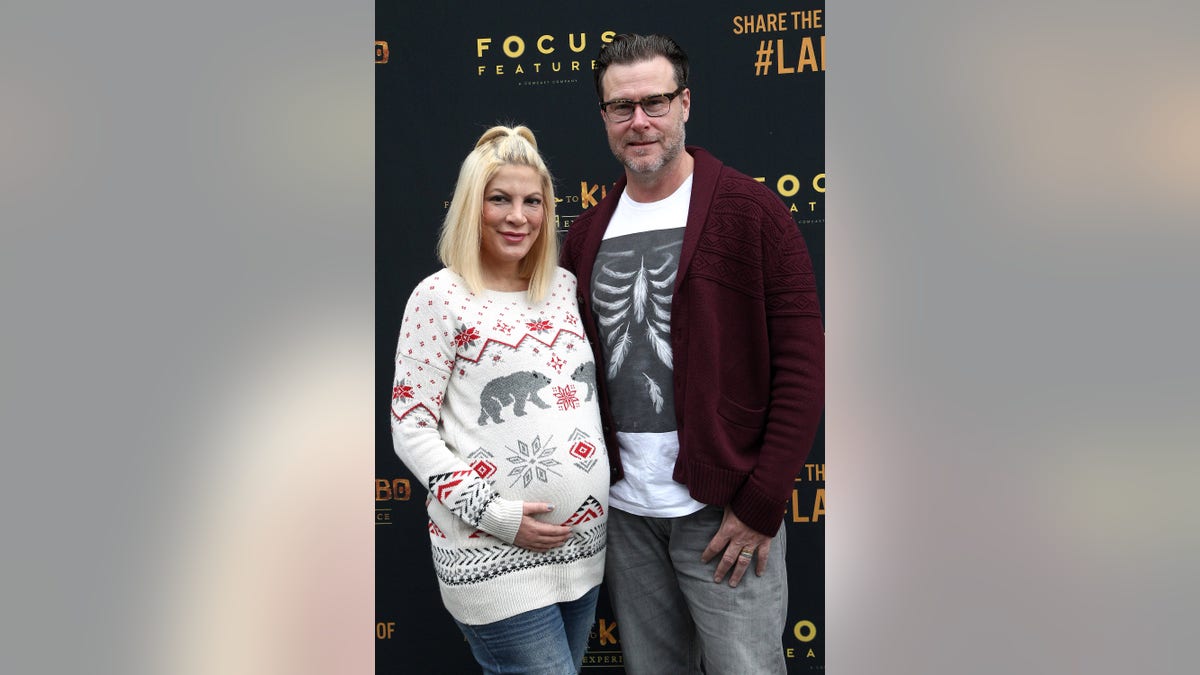 tori spelling pregnant dean mcdermott