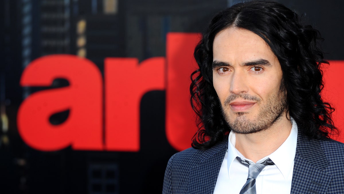 russell brand at arthur premiere