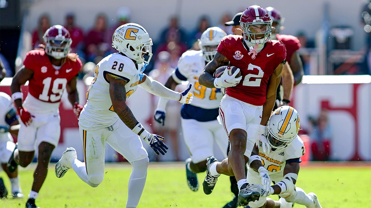 Jase McClellan runs against Chattanooga