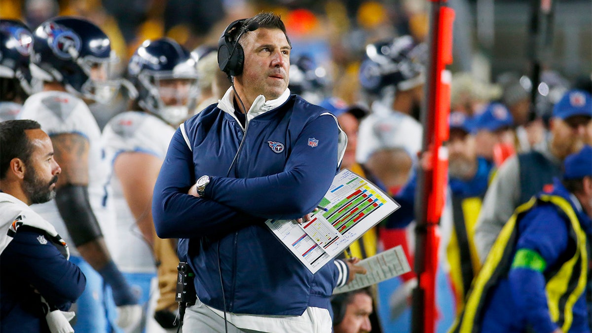 Former Titans Coach Mike Vrabel Takes Browns Consultant Role: Reports ...