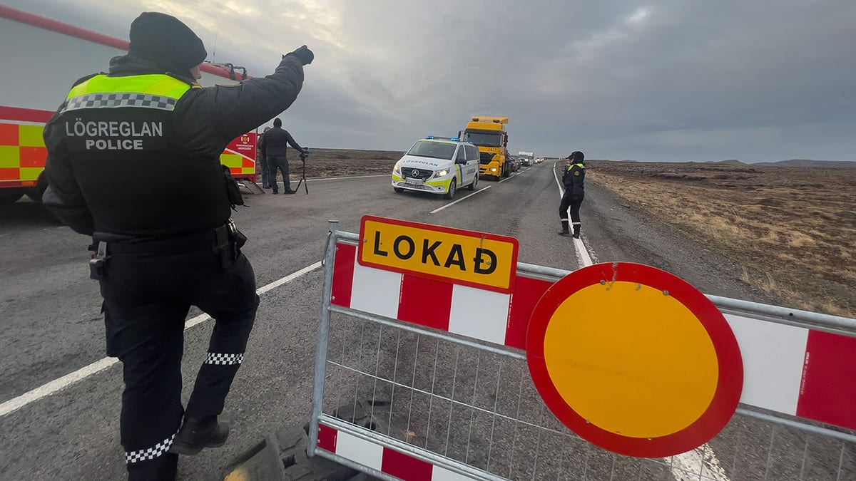 police direct traffic in Iceland