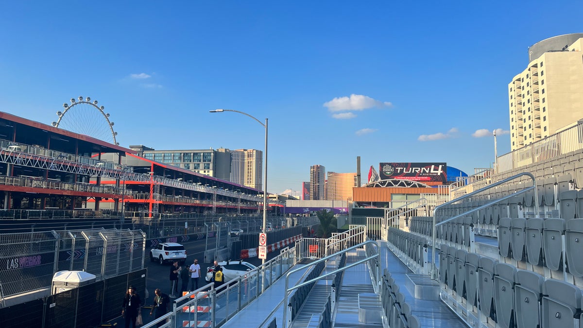 Las Vegas F1 Grand Prix Weathers Cold and Price Drop Controversies – The Hollywood Reporter
