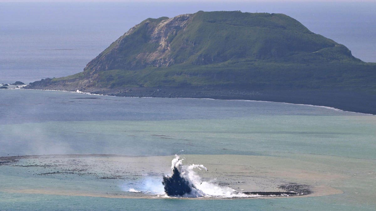 New island appears off Japan