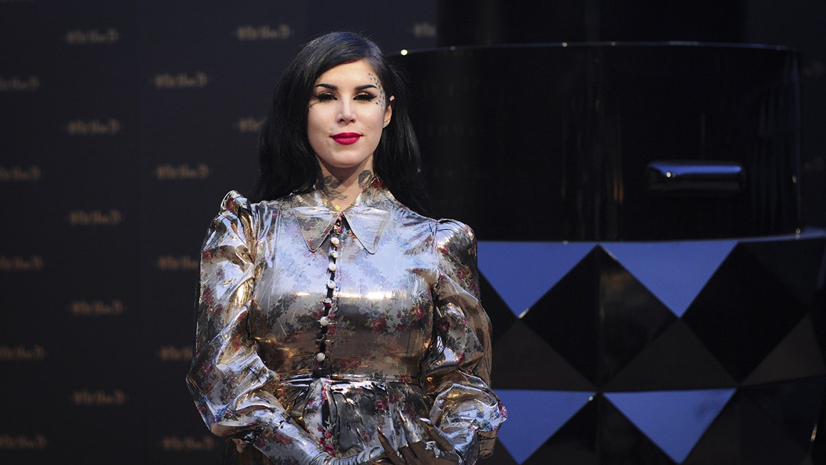 Kat Von D posa ad un evento