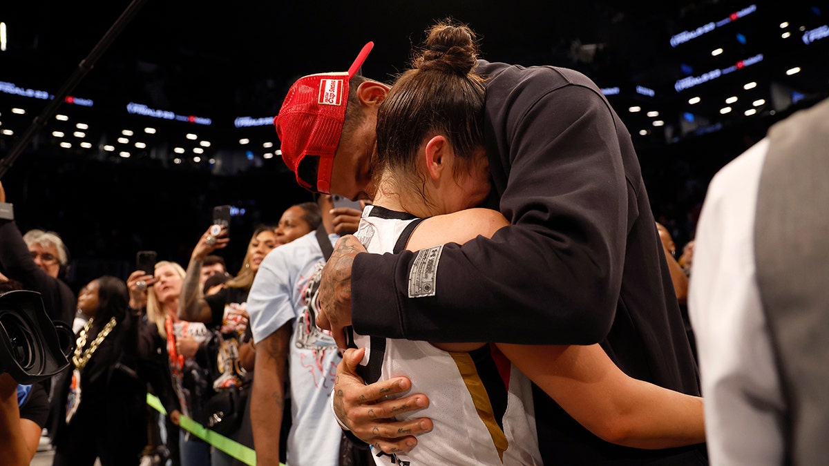 Kelsey Plum embraces husband, Darren Waller