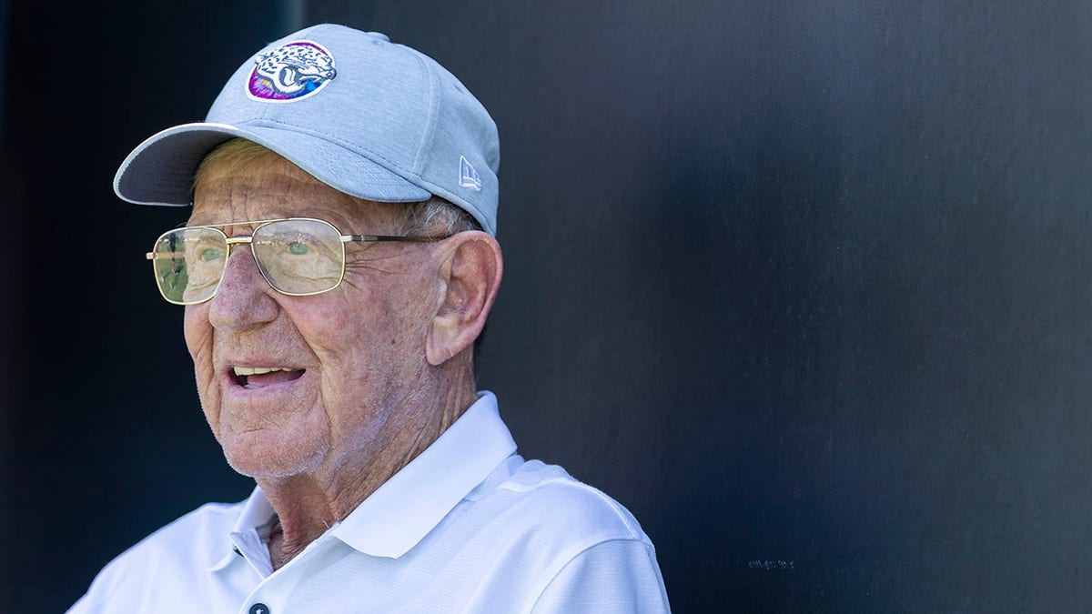 Lou Holtz attends Jaguars training camp