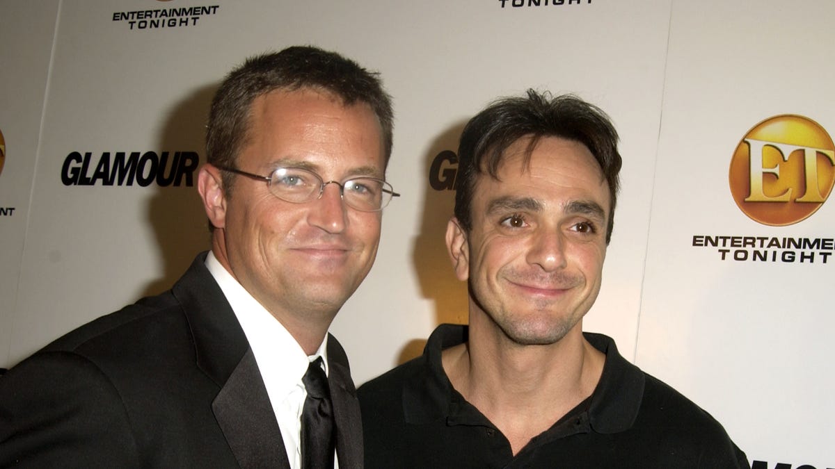 Matthew Perry and Hank Azaria smiling together