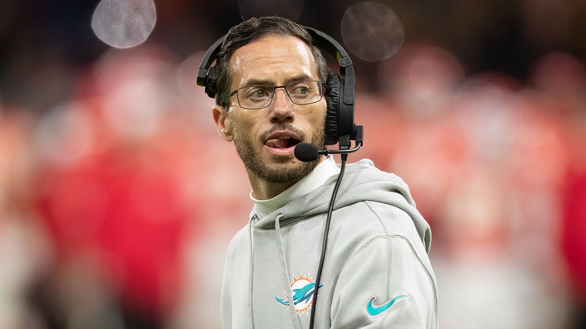 Dolphins’ Mike McDaniel Vows HBO’s ‘Hard Knocks’ Won’t Affect How He ...