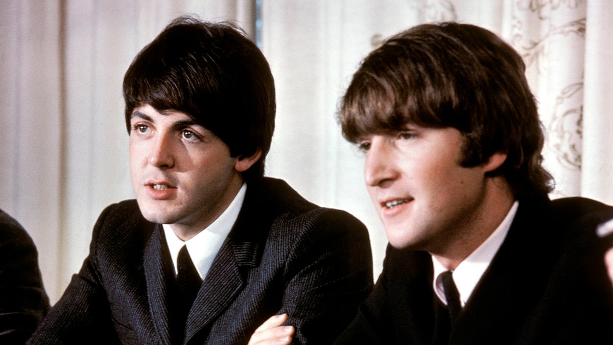 Paul McCartney e John Lennon na Austrália