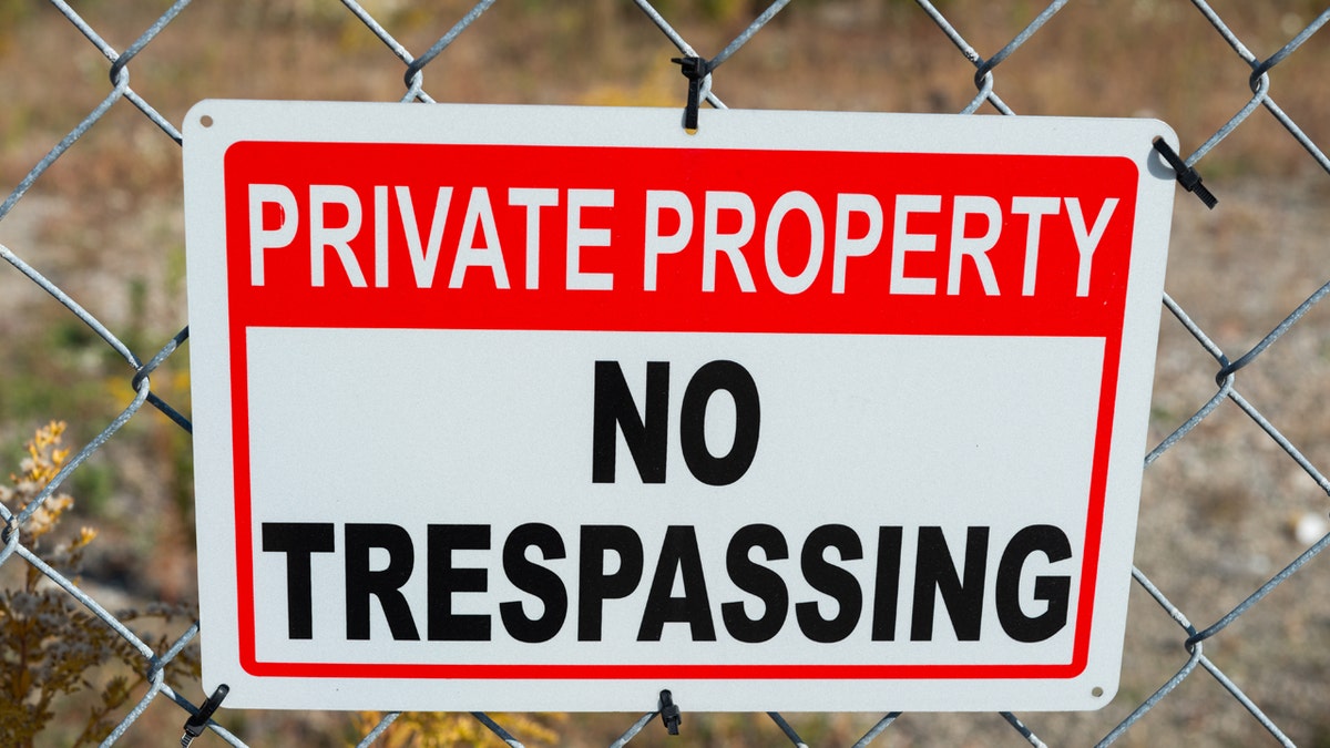 No trespassing sign