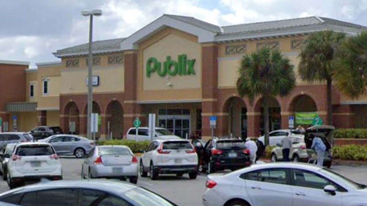 Publix grocery store exterior