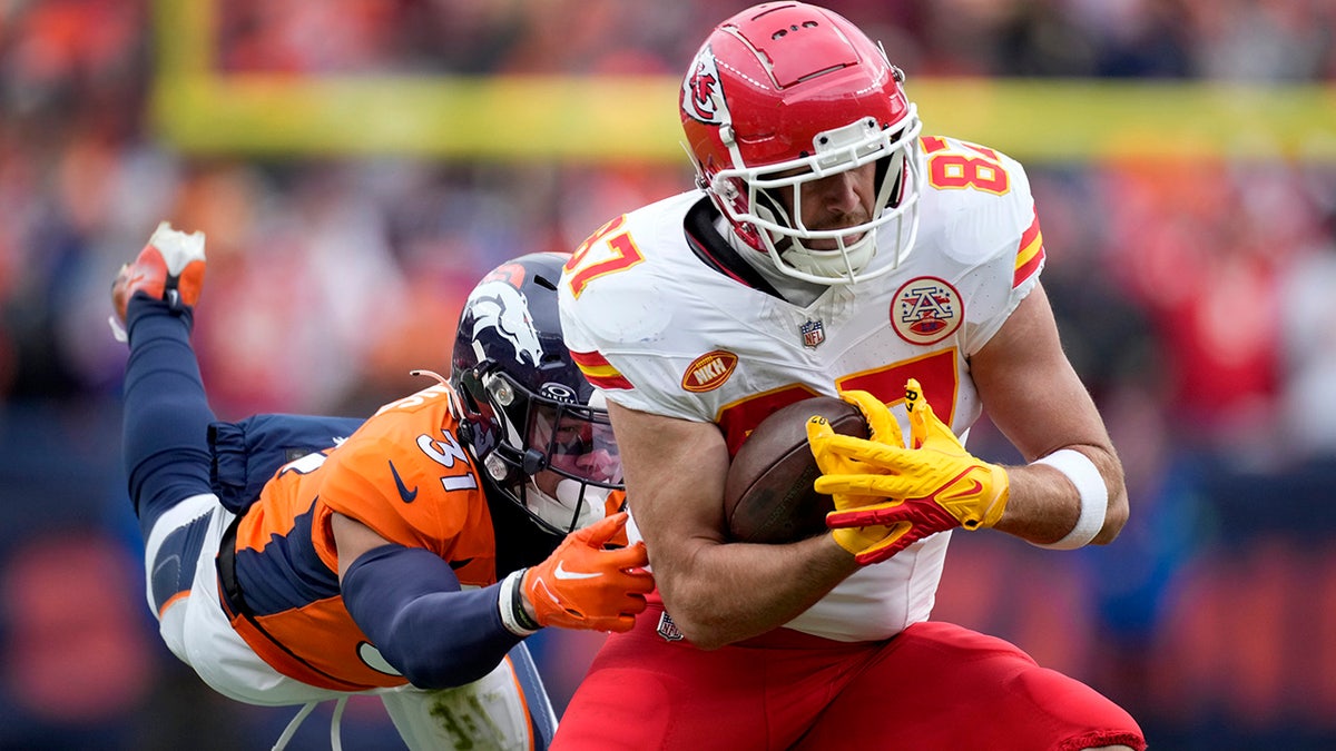 Travis Kelce vs Broncos