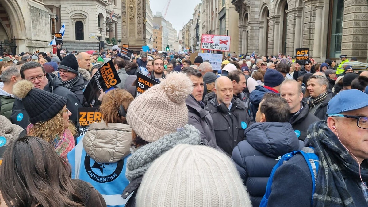 Protestos no Reino Unido contra o anti-semitismo