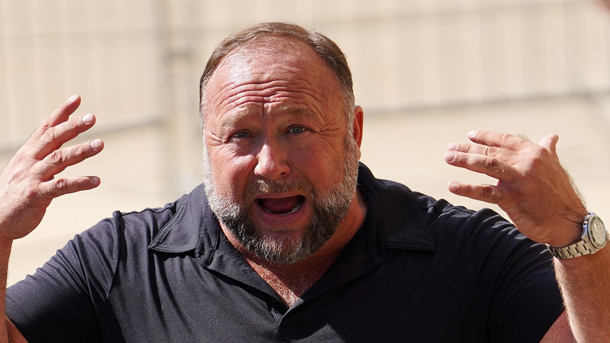 Alex Jones speaking