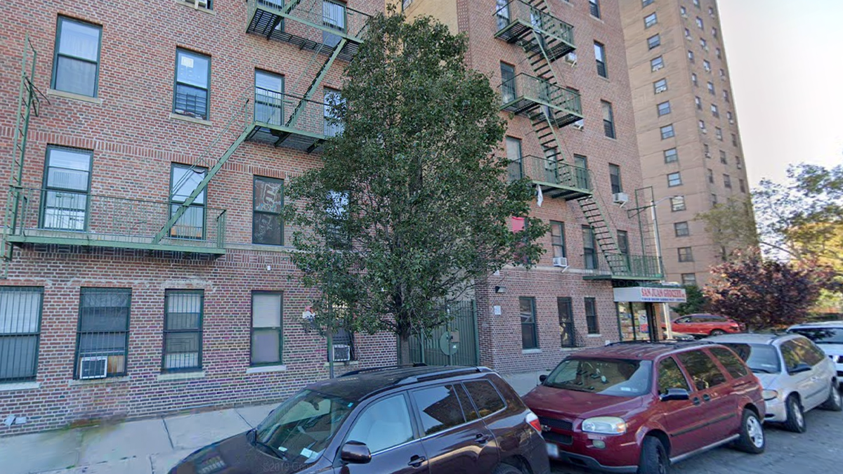 Bronx apartment where murders happened 