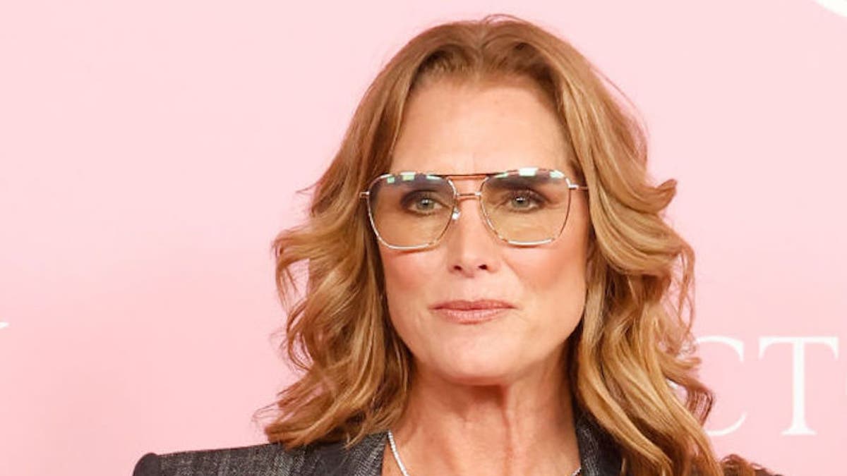 Brooke Shields Says Drinking Excess Water Led To Her Seizure So How Much Is Too Much Janpost