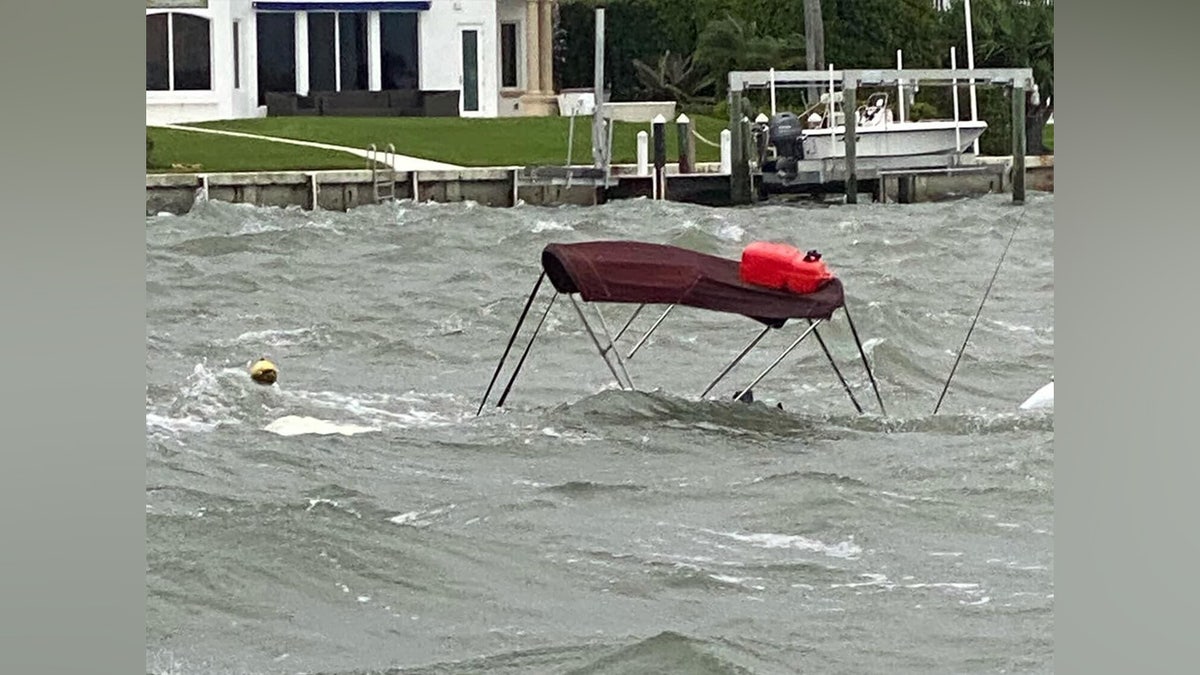 Sinking boat in Florida