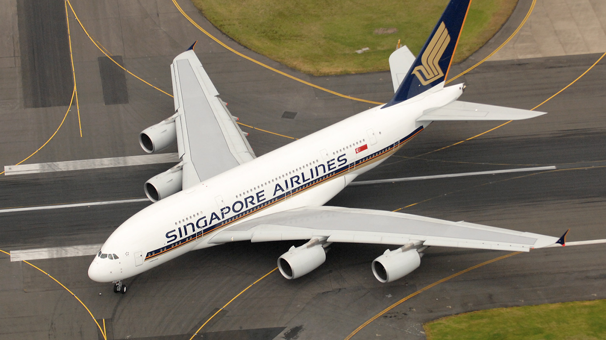 Singapre Airlines plane on tarmac