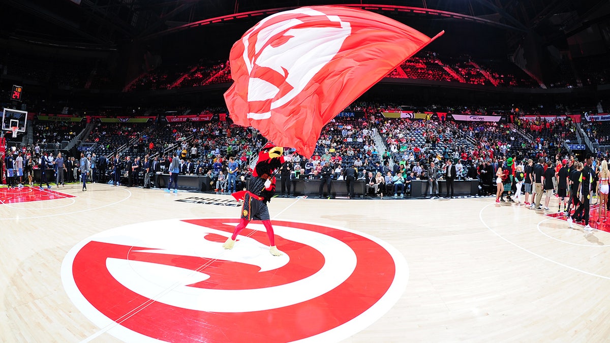 Atlanta hawks hot sale fan shop