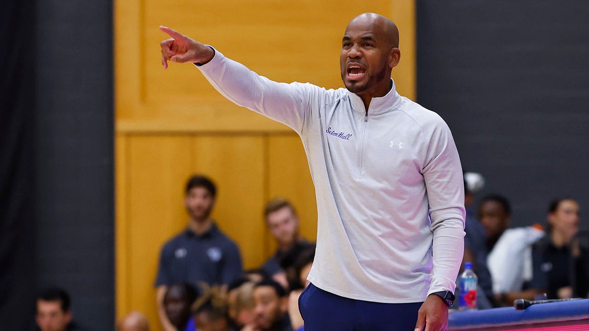 Seton Hall Wagner coaches get into skirmish during postgame