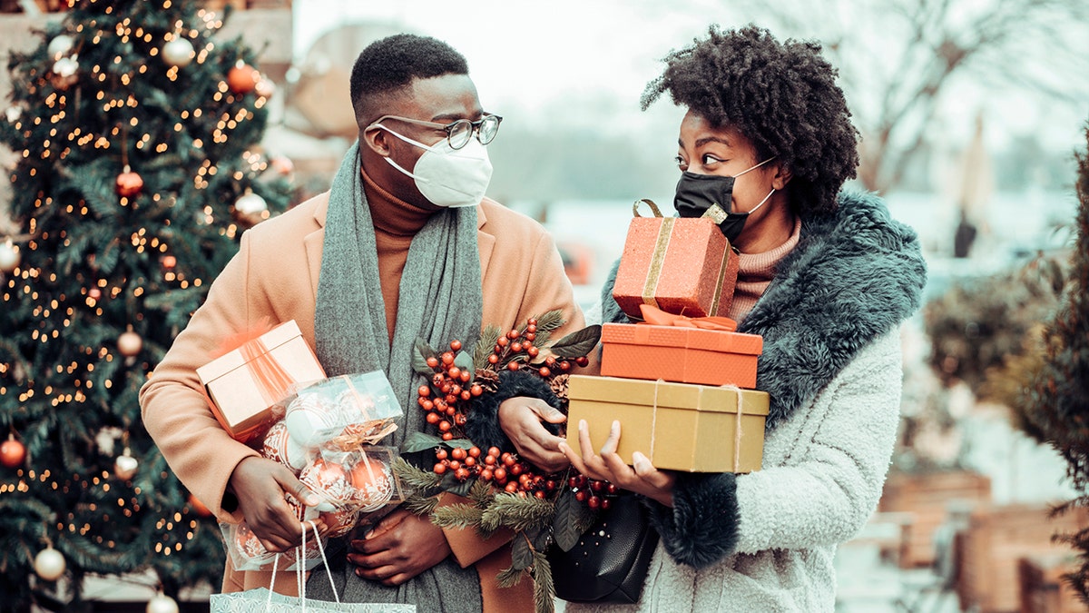 christmas shopping with masks