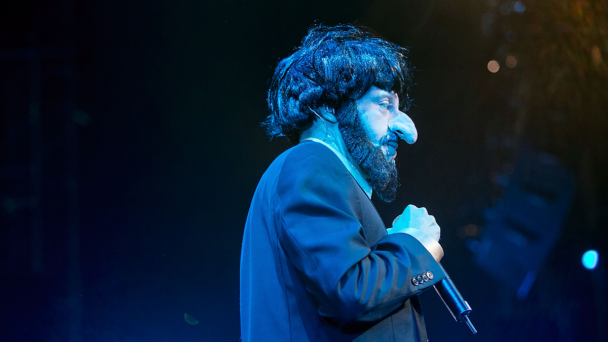 Macklemore costume antisemitic
