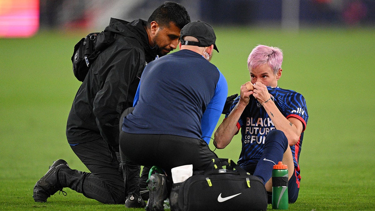 Megan Rapinoe Leaves Final Game Of Career After Non-contact Injury Less ...