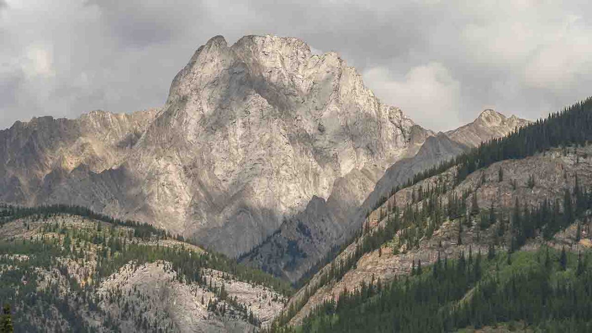 mountains in Peter Lougheed Provincial Park