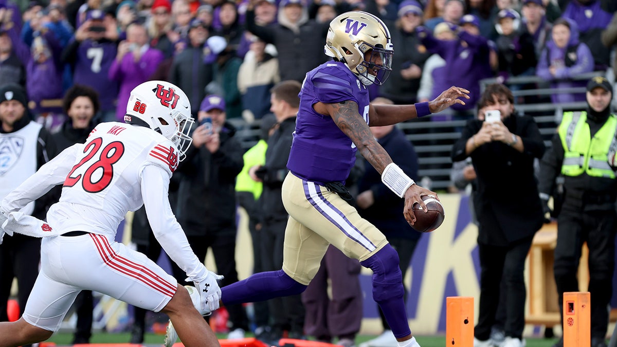 Michael Penix Jr. rushing for score