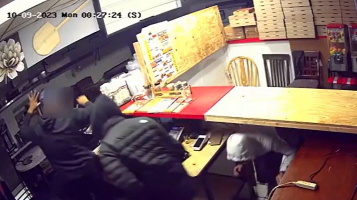Philly suspects at pizza shop