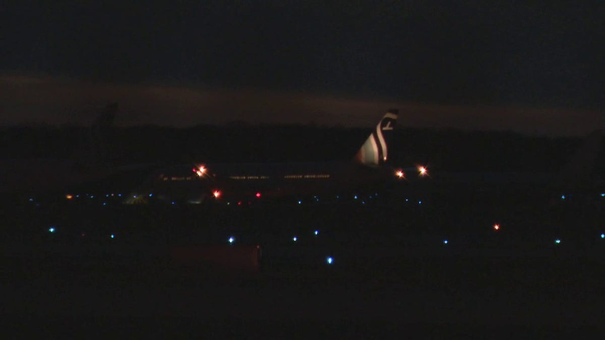 Plane leaves Dulles International Airport