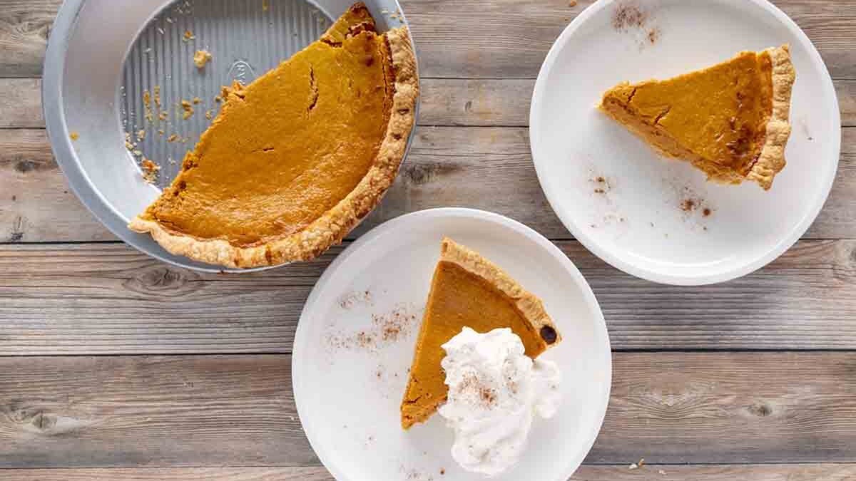 Classic pumpkin pie for Thanksgiving dessert — plus a bonus pumpkin ...
