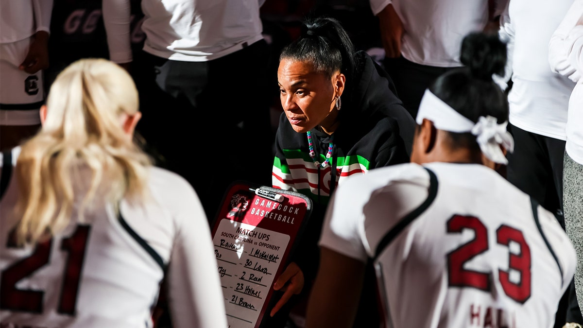 Dawn Staley coaches her team