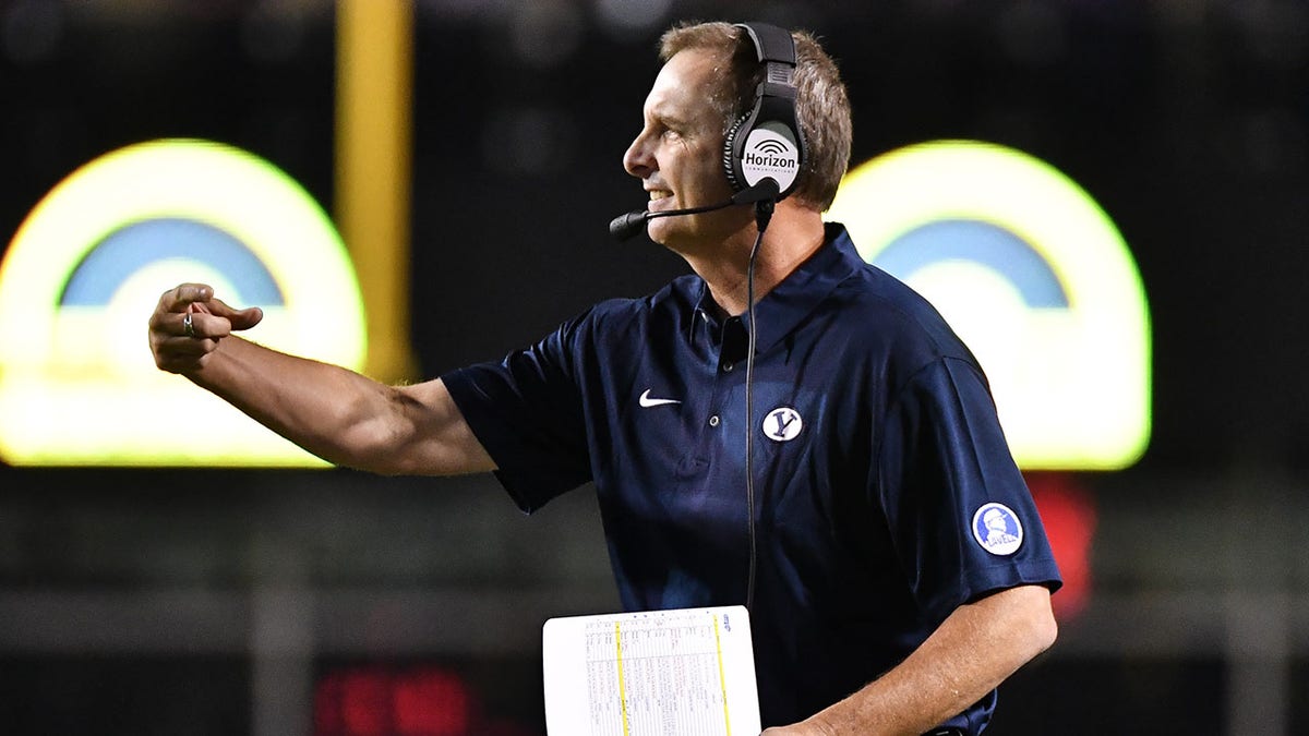 Heisman Trophy winner predicts ‘salary cap’ in college sports: ‘Something’s gotta give’ 1 Ty Detmer coaching