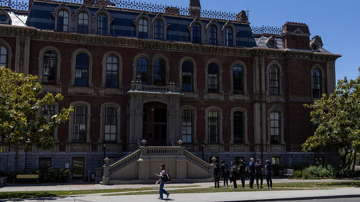 Students tour the Univeristy of California, Berkeley campus