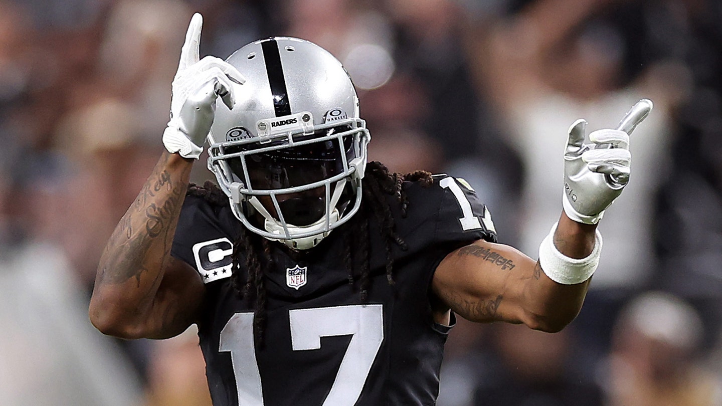 Davante Adams' Agent Denies Trade Rumors, Confirms Raiders Star's Stay