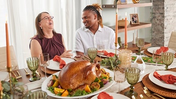 Arizona grandma and stranger she mistakenly texted in 2016 will celebrate 9th Thanksgiving together